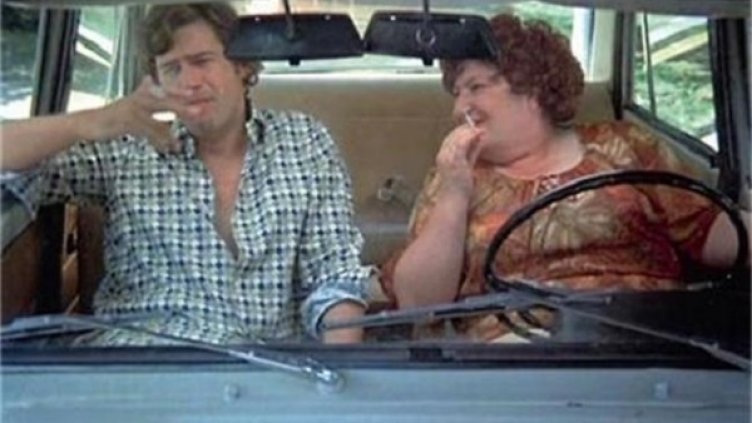 Кадър от филма "Дами канят"