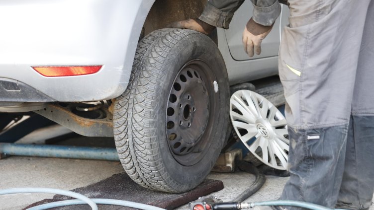 От днес: КАТ глобява шофьорите с неподходящи гуми