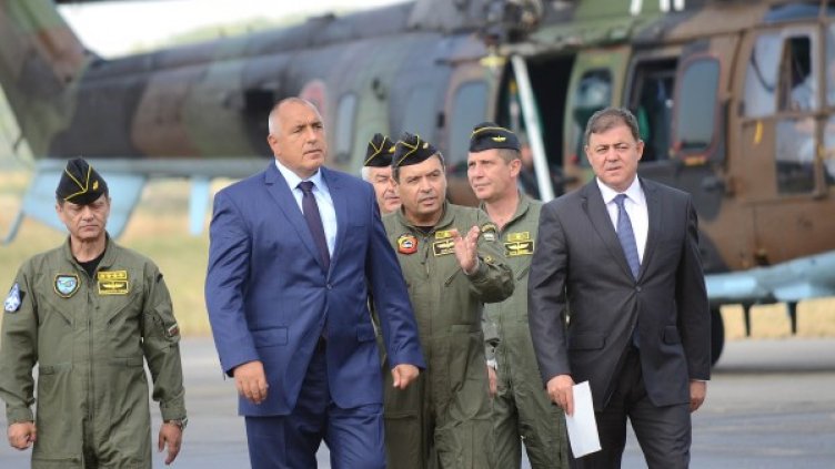 Премиерът и министърът на посещение в "Граф Игнатиево"