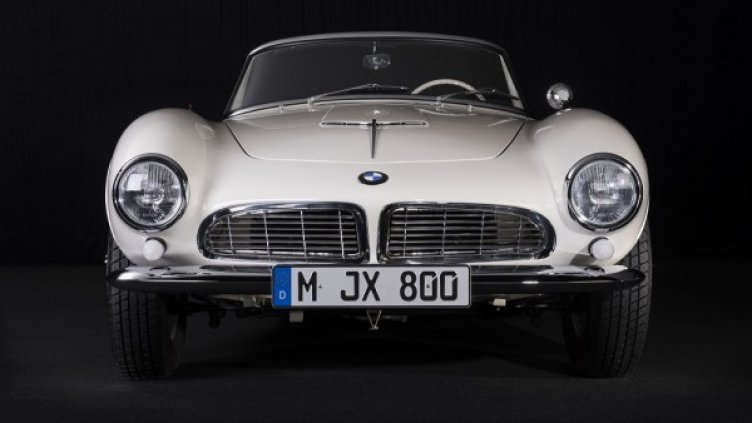 Завършената кола. Снимки: BMW