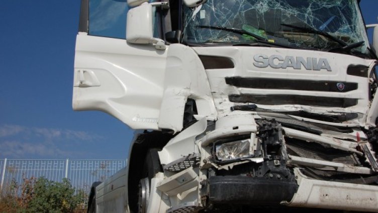 Трима тираджии ранени при верижен ад на "Марица"