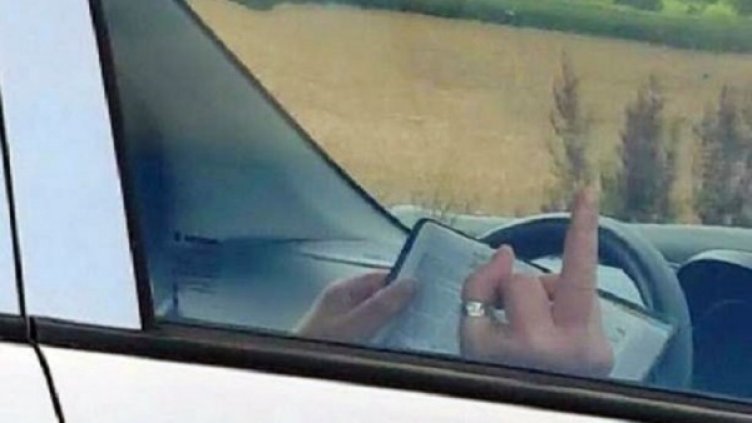 Снимка: кадър, Youtube