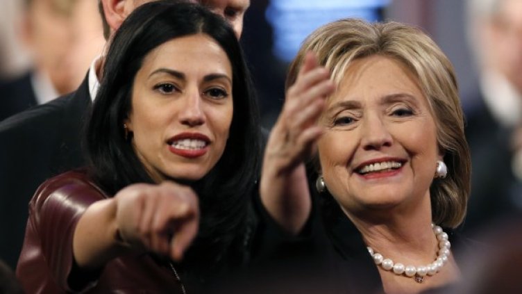 Хюма Абедин (ляво) с Хилари Клинтън Снимка: Reuters, архив