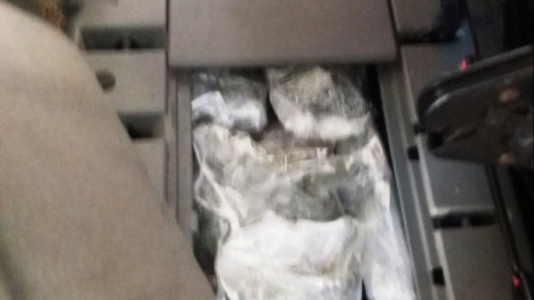 Дрогата, скрита в автомобила. Снимка: митниците