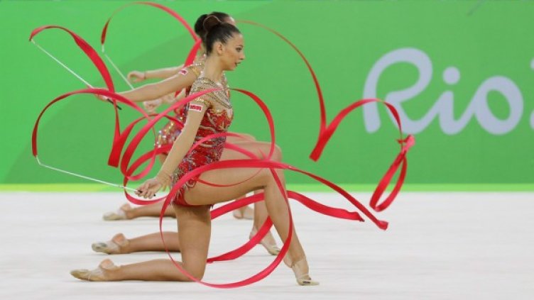 Съчетанието с ленти по музика от "Ювиги хан". Снимка: БТА