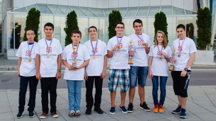 Кредисимо инвестира в децата на България 