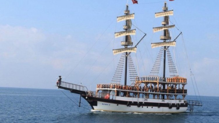 Недатирана снимка на корабчето. Снимка: БТА