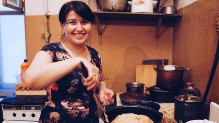 16 семейства с една кухня! Как се живее в комуналка?