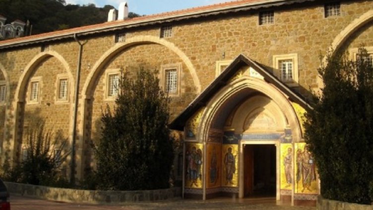 Най-големият манастир в Кипър -  Кикос, в планината Тродос. Снимка: Investor.bg