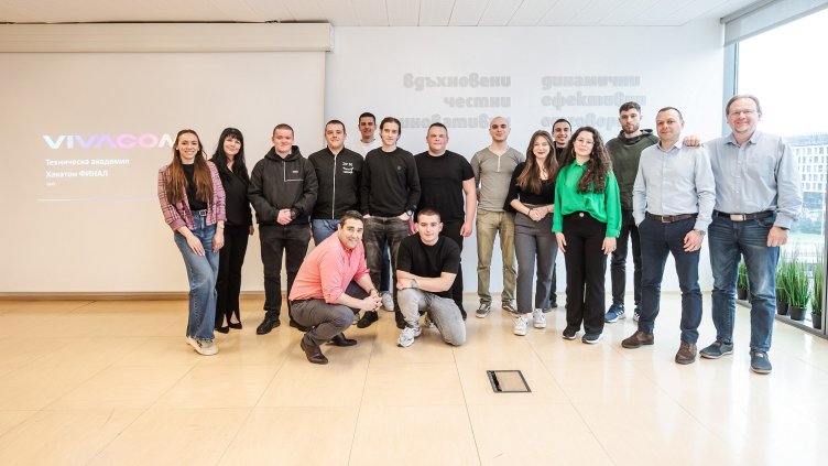 Студенти с умно решение за умни улици спечелиха първата награда в Хакатон на „Vivacom Техническа академия“