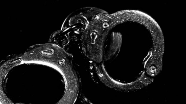 Мъж и две жени са задържани за каналджийство в София