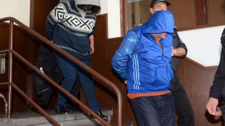 Близнаков и жена му. Снимка: БулФото