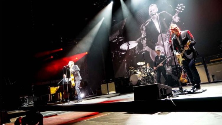 Брайън Адамс вдигна на крака "Арена Армеец"