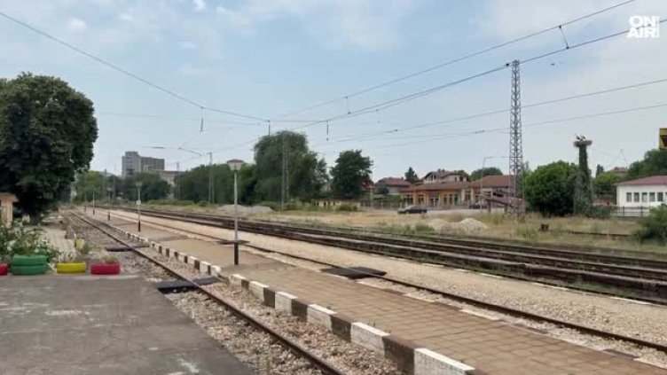 Лятото пътува с БДЖ: Жега във вагоните, молба за климатици