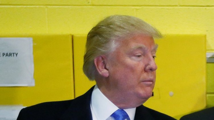 Епична битка докрай: Тръмп и Клинтън в постоянно дебнене*