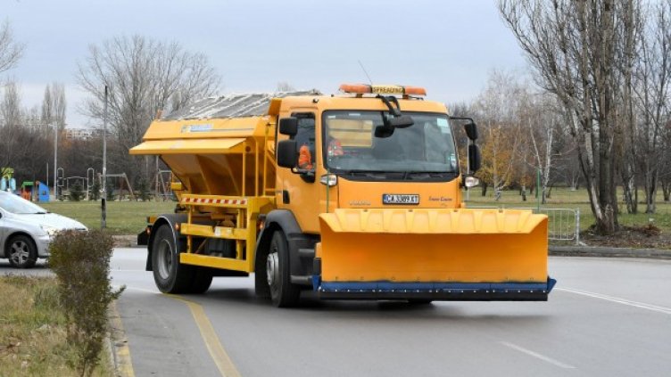 Снегорини дебнат за първите снежинки в София