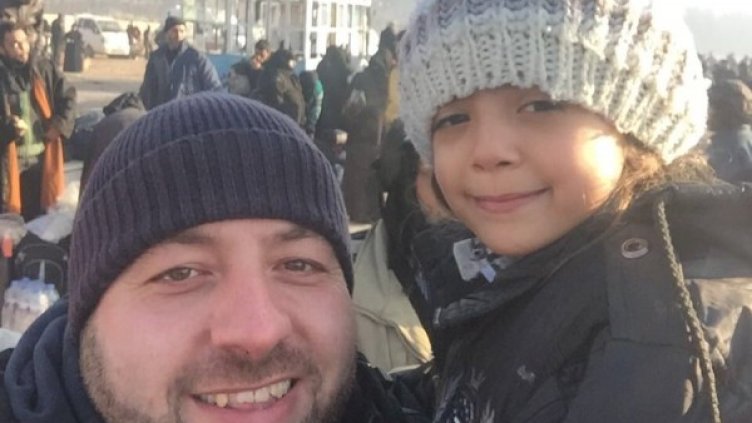 Бана с баща си Снимка: Ahmad Tarakji, Twitter