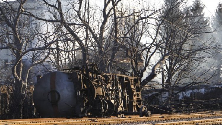 Цистерните бяха изтегляни внимателно през последните дни. Снимка: Олег Попов, Dnes.bg