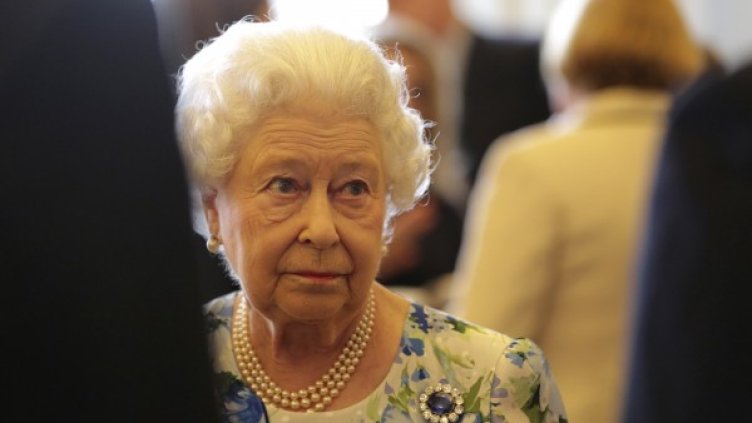 Кой ли нарушава спокойствието в Бъкингам? Кой може &ndash; Елизабет!