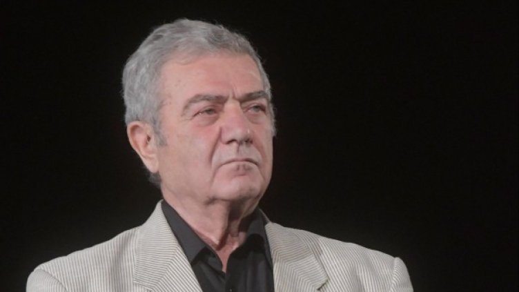 Стефан Цанев по време на честването на 80-годишния му юбилей в Народен театър "Иван Вазов". Снимка: Булфото