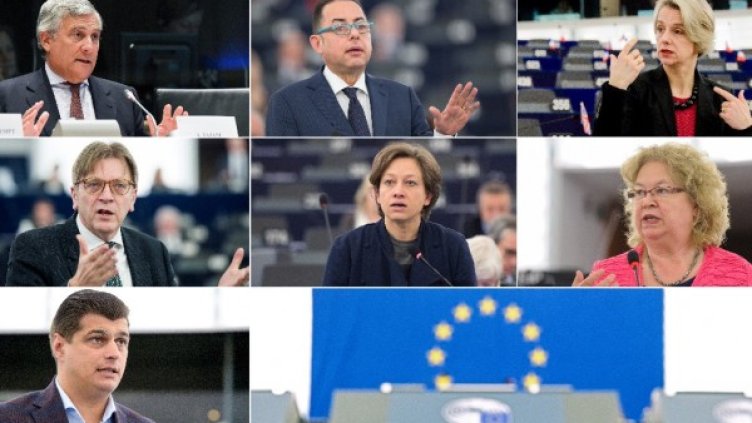 От ляво надясно: Антонио Таяни, Джани Питела, Хелга Стевенс, Ги Верхофстат, Елеонора Форенца, Джийн Ламбърт и Лорентиу Ребега. Снимка: Европейски парламент