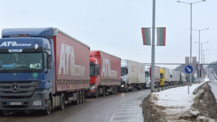 Тираджии блокираха изцяло "Дунав мост" 2 