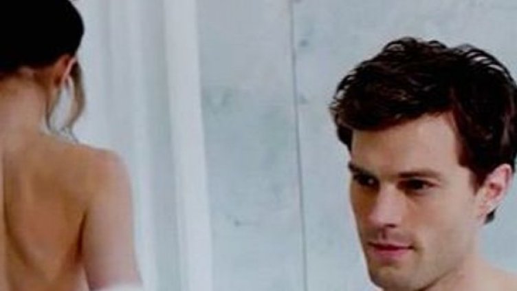 Кадър: 50 нюанса сиво