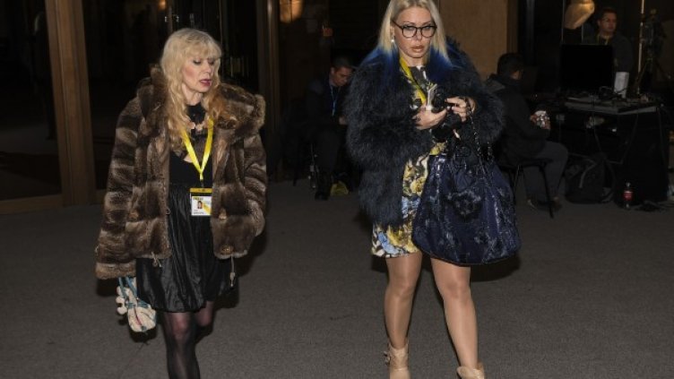 Вулева и майка й Людмила. Снимка: Булфото