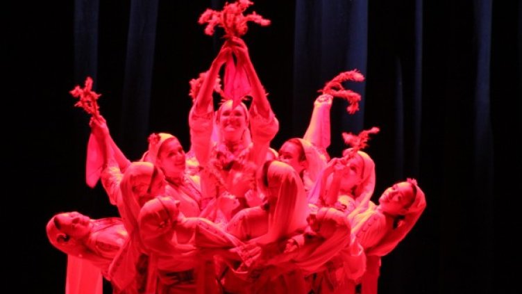 Снимка: Ансамбъл "Пламъче"