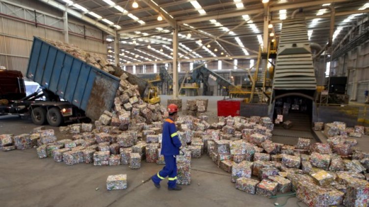 Завод за рециклиране на алуминий в Бразилия - световен лидер в рециклирането му. Източник: Reuters