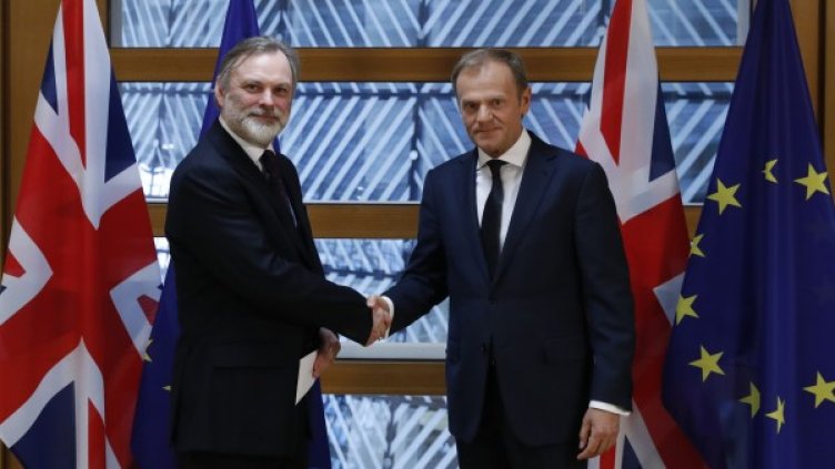 Тим Бароу и Доналд Туск. Снимка: Reuters