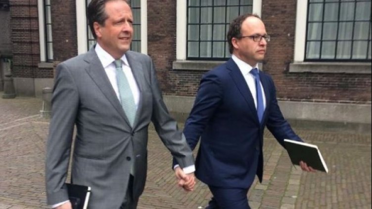 Холандци ръка за ръка против хомофобията