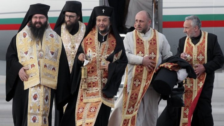 Благодатният огън пристигна и у нас