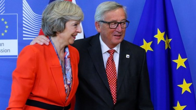 Тереза Мей и Жан-Клод Юнкер. Снимка: архив, Reuters