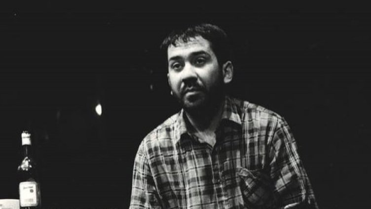 Яни Йозов на сцената на Младежки театър. Снимка: Facebook