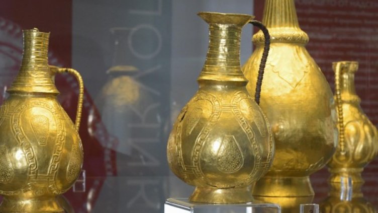 Съкровището от Надсентмиклош. Снимка: архив Булфото