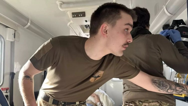 Защо 22-годишният германец Рубен рискува живота си на фронта в Украйна? 