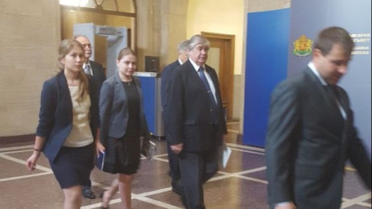 Посланик Макаров в МС. Снимка: Dnes.bg