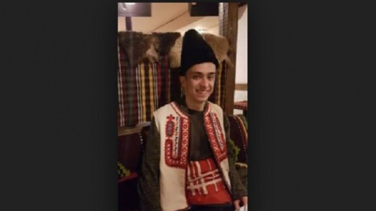 У нас Хосе пробвал и народна носия. Снимка: "Труд"