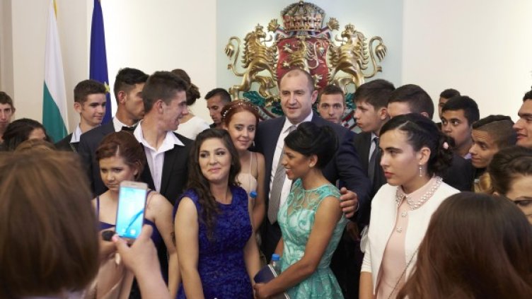 На бал... при президента! 124 младежи на "Дондуков" 2