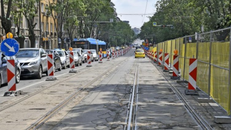 Било каквото било &ndash; заградиха "Дондуков", почват ударно да копаят