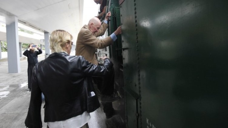 В кадър: Царските вагони потеглиха към Черепиш! 