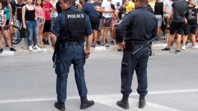 Напрежение, бой и закани: Втора вечер протест в Асеновград 