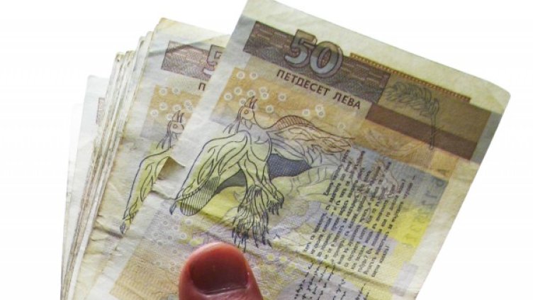 Чудо в България! Изкарваме малко, а харчим &ndash; много!