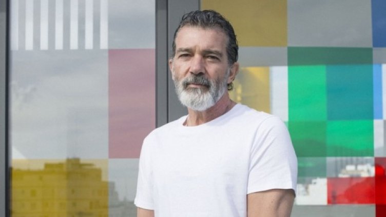 Антонио Бандерас е сред звездите, които споделиха, че тъгуват от случилото се в Барселона. Снимка: Twitter