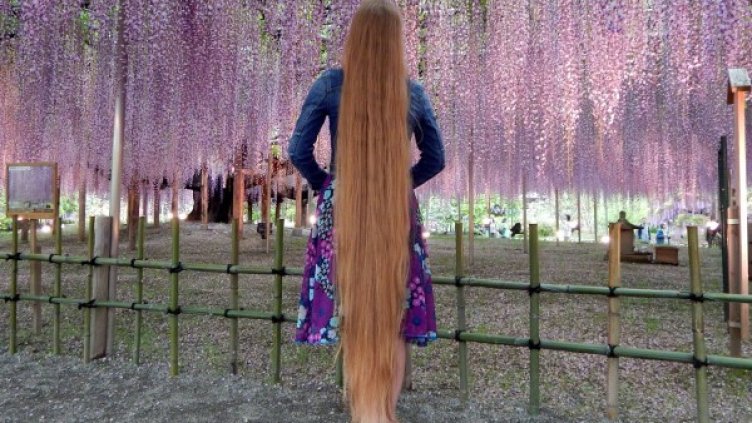 Кокосово масло и студена вода – тайната на съвременната Рапунцел