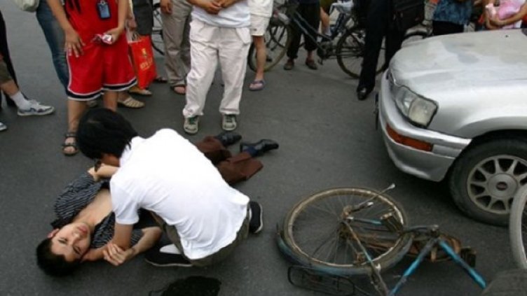 Абсурдите в Китай: Каква е цената на пешеходеца?