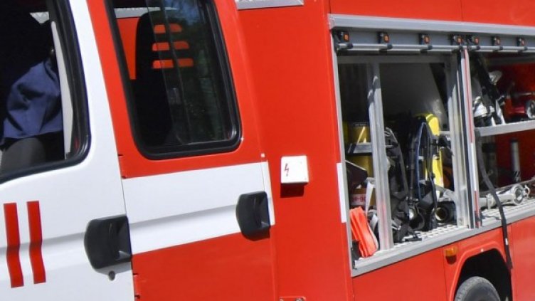 Потушиха пожара на "Струма", движението – в една лента