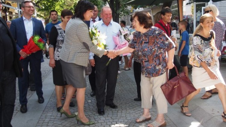Нинова в Елхово. Снимка: БСП