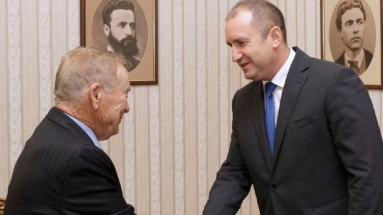 Игнат Канев и Румен Радев. Снимка: БТА